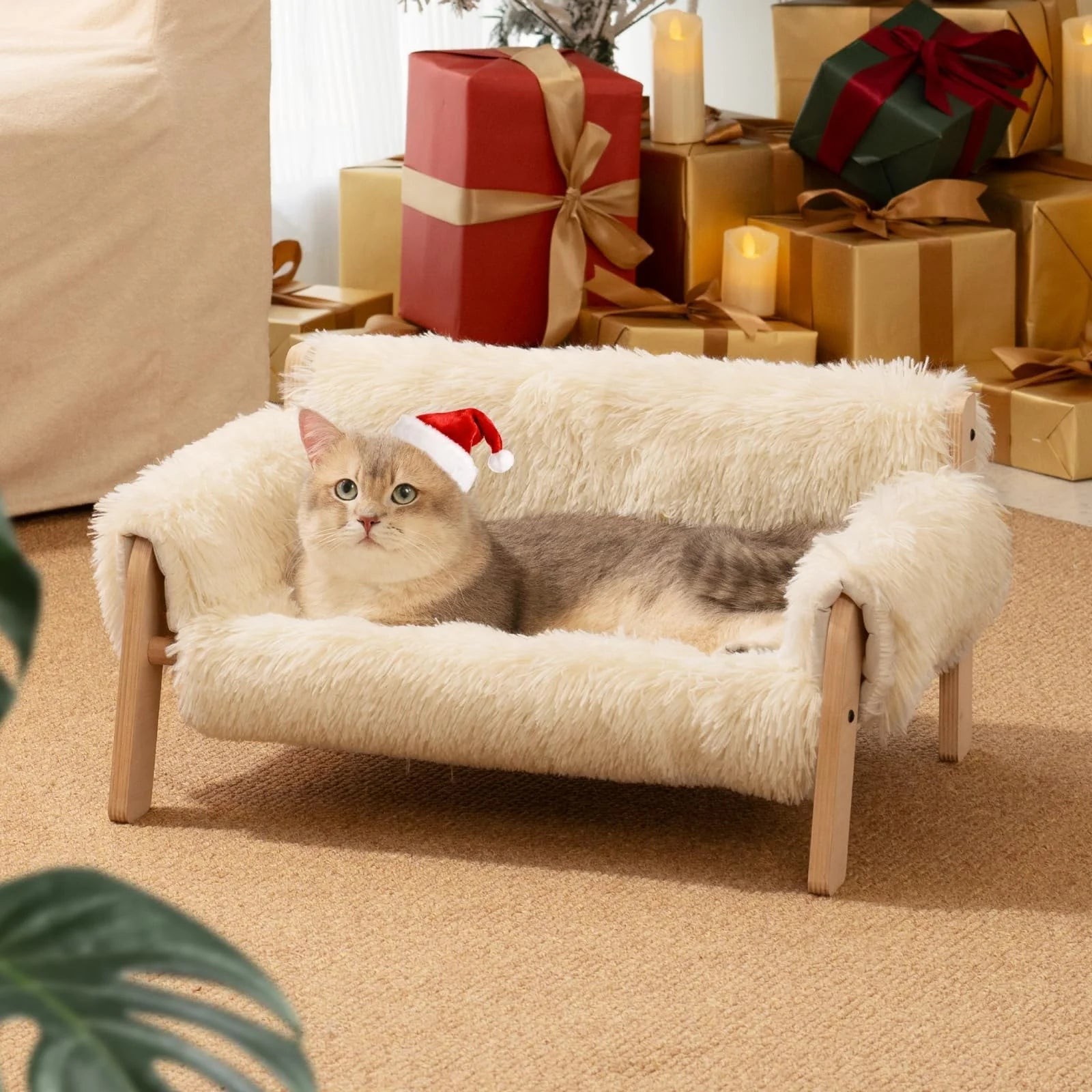 Erhöhtes Katzensofa aus Holz